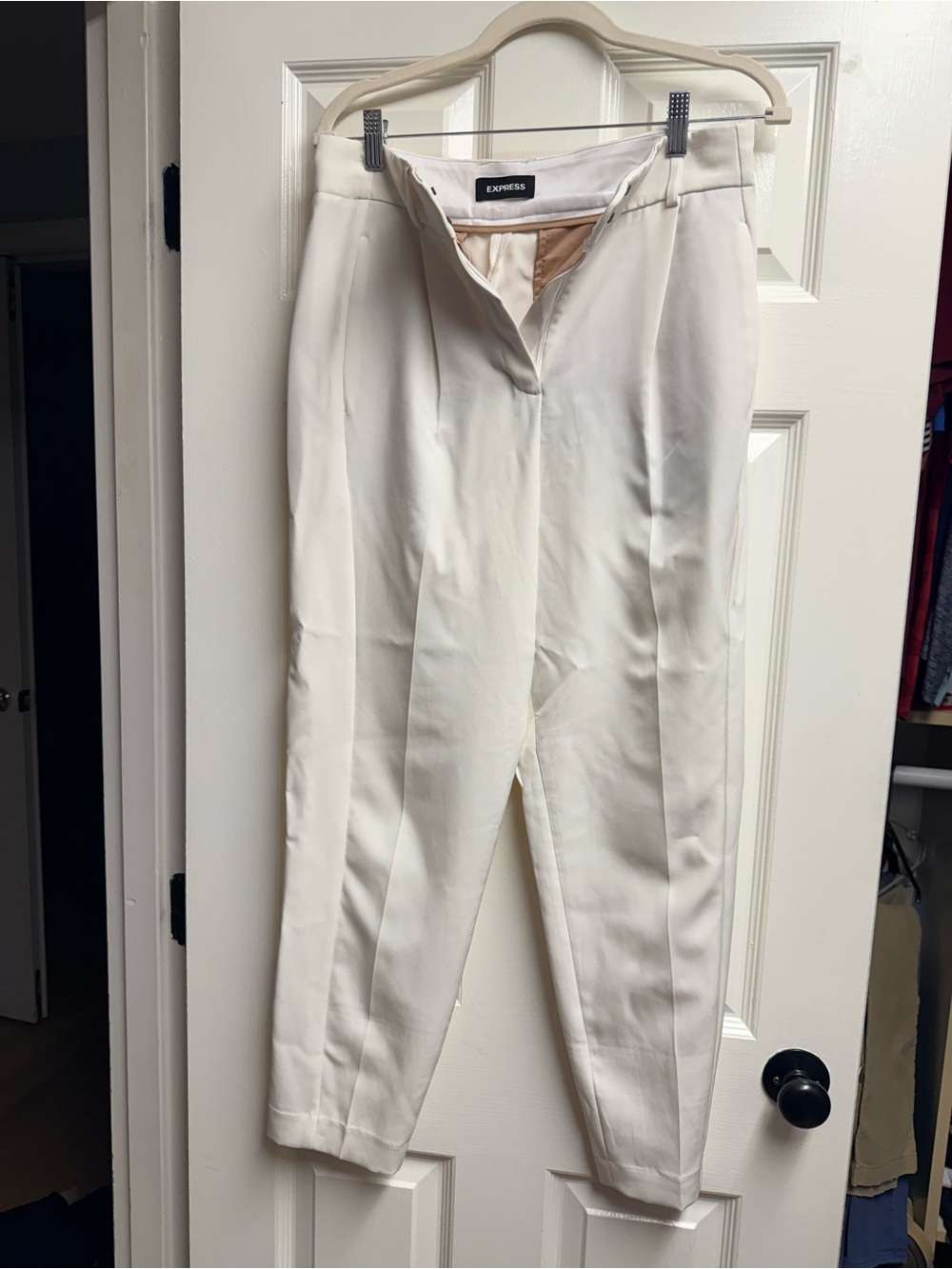 Express Off-White Cropped Tailored Dress Pants